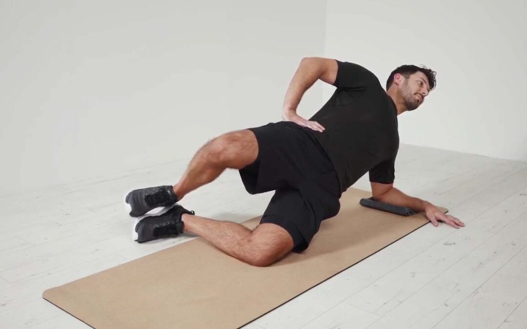 Perfecting Side Plank Clam Knee Physiotherapy Exercise